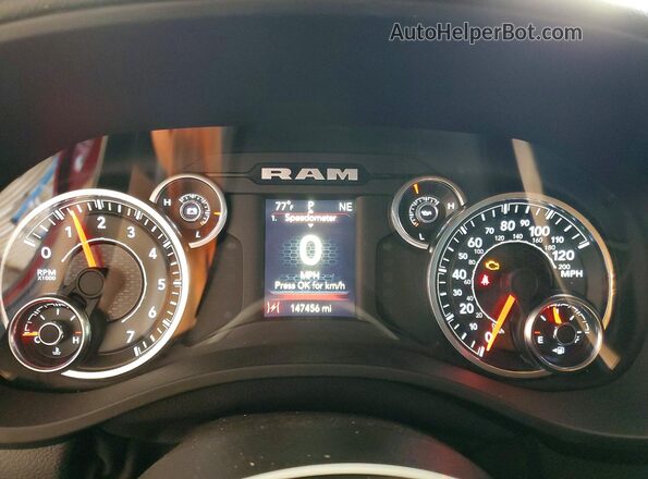 1C6SRFFT3MN626001 2021 RAM 1500 Burgundy Vista del cuadro de instrumentos