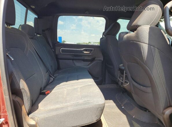 1C6SRFFT4NN136586 2022 RAM 1500 Red Rear seats view