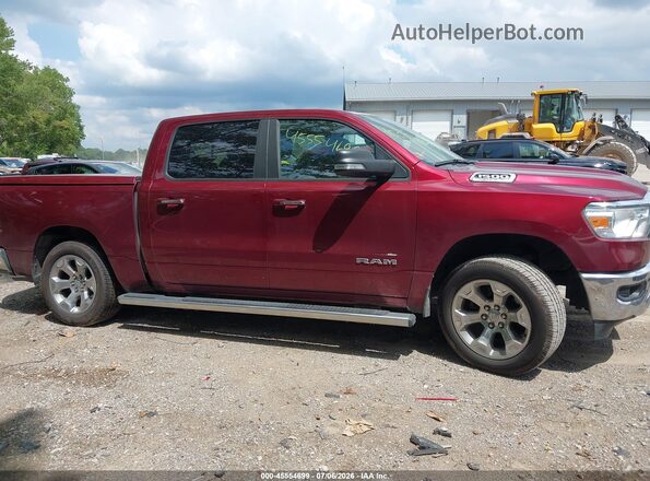 1C6SRFFT5KN606958 2019 RAM 1500 Red Widok wnętrza z tyłu
