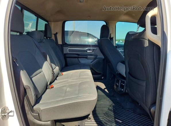 1C6SRFFT5LN175927 2020 RAM 1500 White Widok tylnych siedzeń