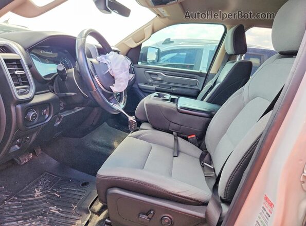 1C6SRFFT5LN175927 2020 RAM 1500 White Widok wnętrza z przodu