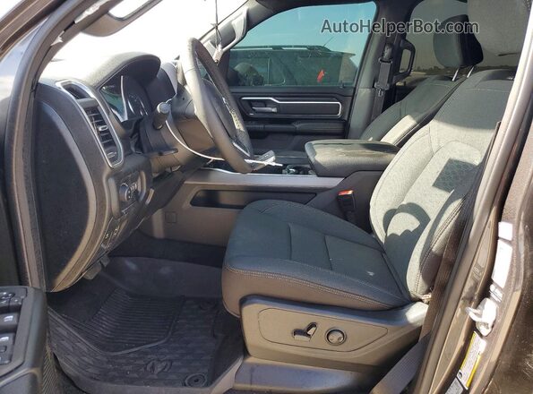 1C6SRFFT5TN233244 2026 RAM 1500 Gray Widok wnętrza z przodu