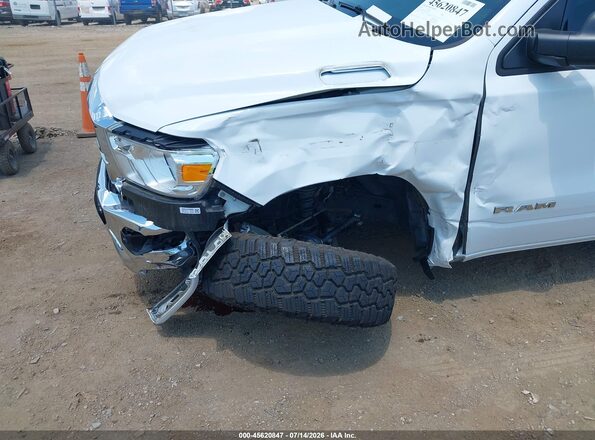 1C6SRFFT6MN521579 2021 RAM 1500 White Սարքավորումների վահանակի տեսք