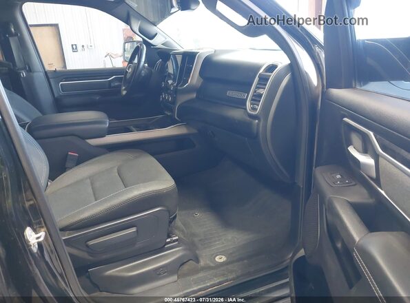 1C6SRFFT6NN340970 2022 RAM 1500 Black Vista interior delantera