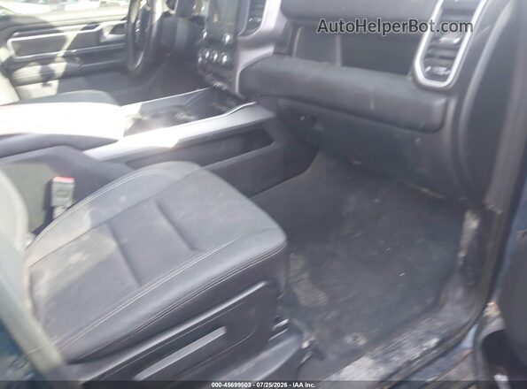 1C6SRFFT6NN368283 2022 RAM 1500 Blue Widok wnętrza z przodu
