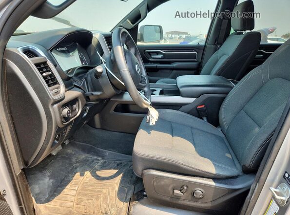 1C6SRFFT6RN162371 2024 RAM 1500 Silver Вид салону спереду