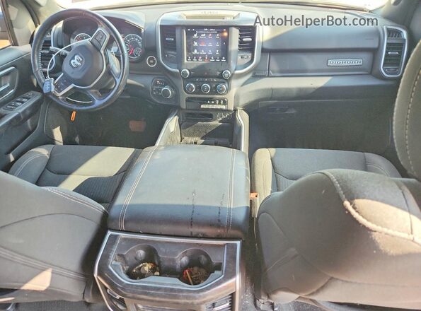 1C6SRFFT7LN297236 2020 RAM 1500 Белый Вид панели приборов