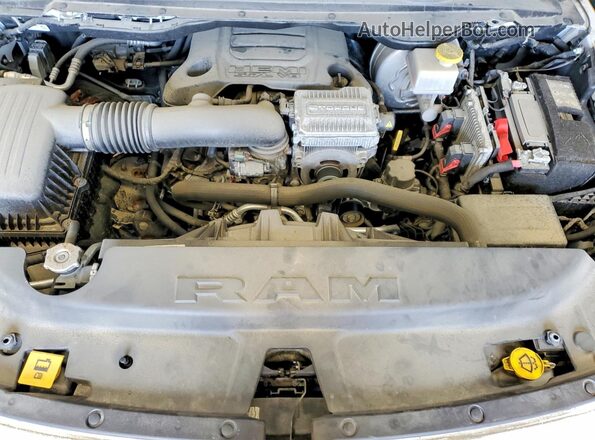 1C6SRFFT7NN346146 2022 RAM 1500 White Widok wnętrza z tyłu