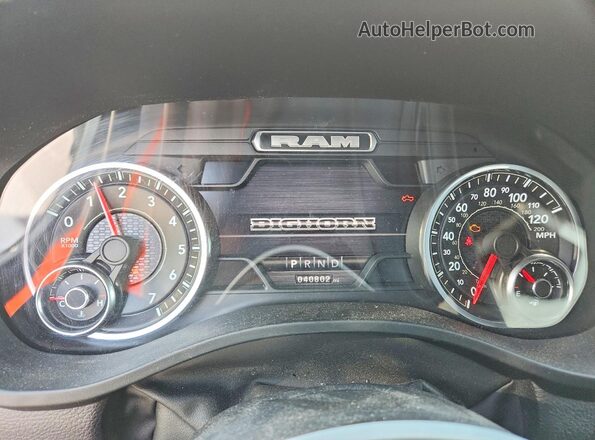1C6SRFFT7NN346146 2022 RAM 1500 White Widok zestawu wskaźników