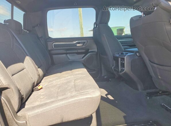 1C6SRFFT8KN511018 2019 RAM 1500 Silver Vista de los asientos traseros