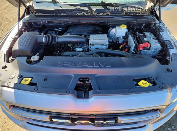 1C6SRFFT8KN750021 2019 RAM 1500 Gray Rear interior view