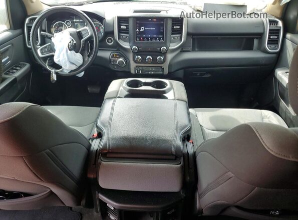 1C6SRFFT8LN382957 2020 RAM 1500 Серый Вид панели приборов