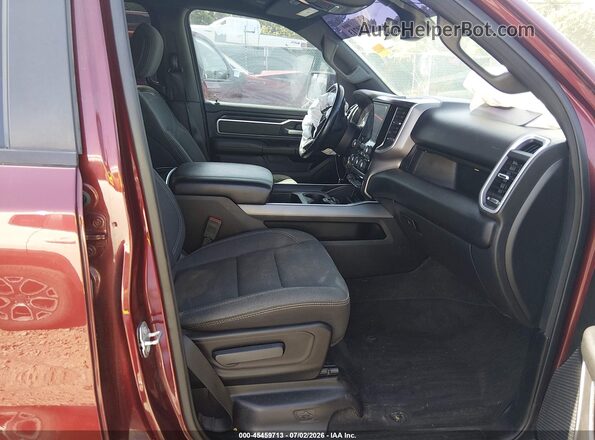 1C6SRFFT8NN223472 2022 RAM 1500 Красный Вид салона спереди