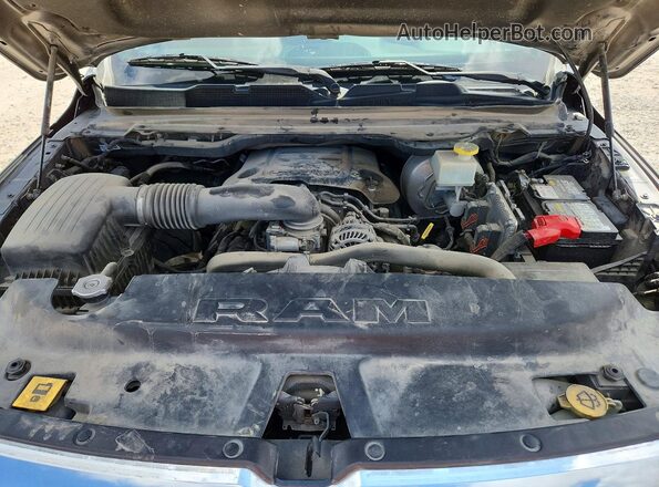 1C6SRFFT8NN256262 2022 RAM 1500 Gray უკანა სალონის ხედი