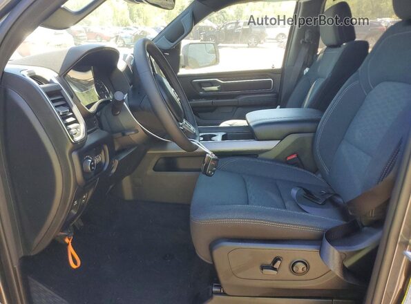 1C6SRFFT8TN212937 2026 RAM 1500 Gray Widok wnętrza z przodu