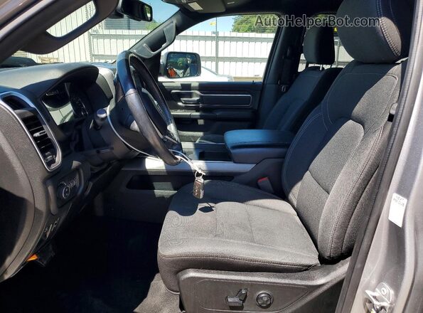1C6SRFFTXKN668243 2019 RAM 1500 Silver წინა სალონის ხედი