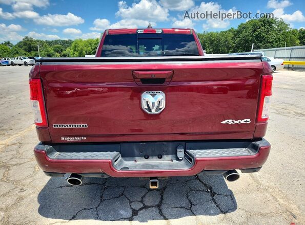 1C6SRFFTXMN695588 2021 RAM 1500 Burgundy Vista trasera