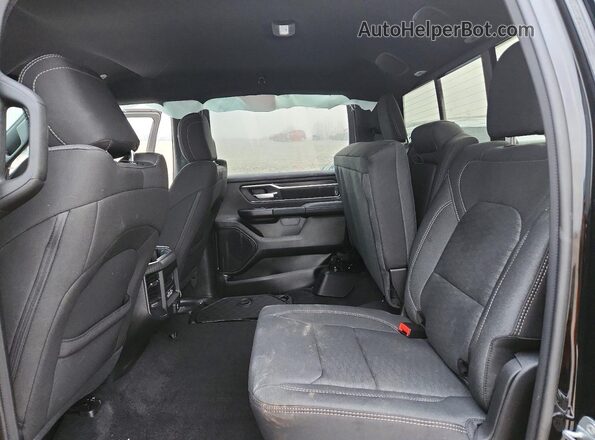 1C6SRFFTXTN266689 2026 RAM 1500 Black Հետևի նստատեղերի տեսք