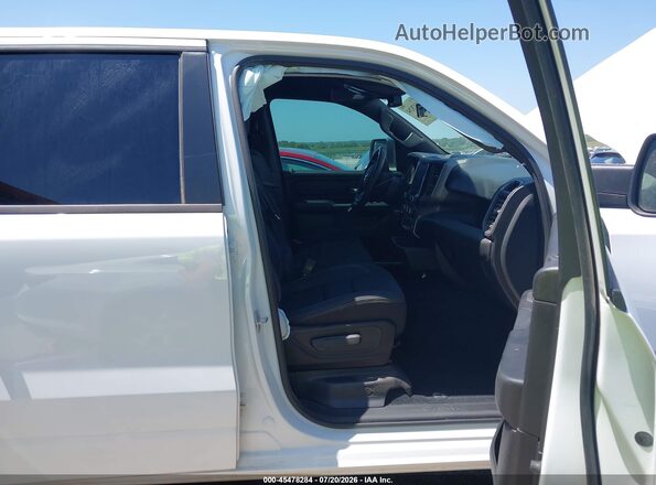 1C6SRFGP0SN609803 2025 RAM 1500 White Widok wnętrza z przodu