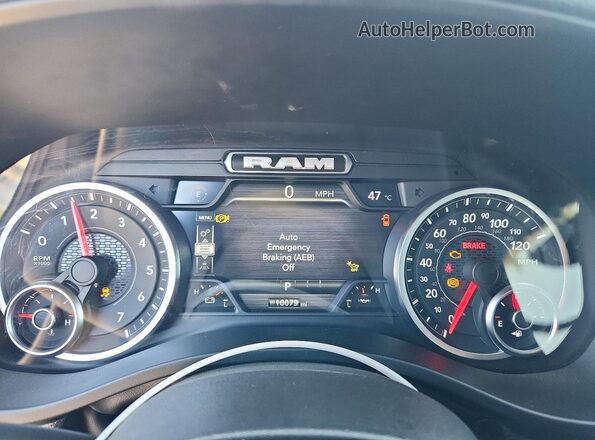 1C6SRFGP9TN272663 2026 RAM 1500 Gray Widok zestawu wskaźników