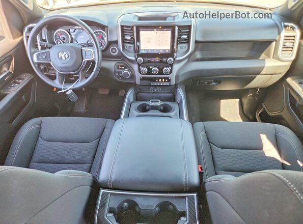 1C6SRFGP9TN272663 2026 RAM 1500 Gray Widok deski rozdzielczej