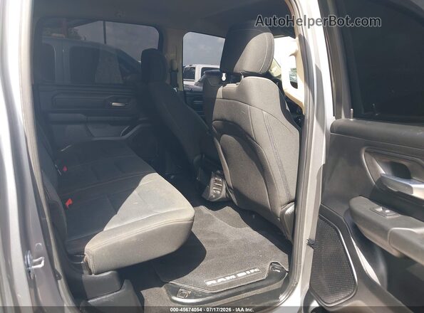 1C6SRFGT3KN613986 2019 RAM 1500 Gray Вид наклейки з VIN-кодом
