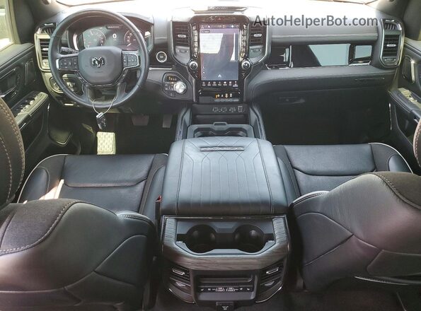 1C6SRFHP2SN582702 2025 RAM 1500 White Dashboard view