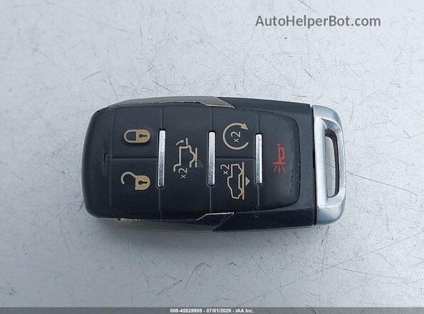 1C6SRFHT0LN144601 2020 RAM 1500 Черный Вид панели приборов