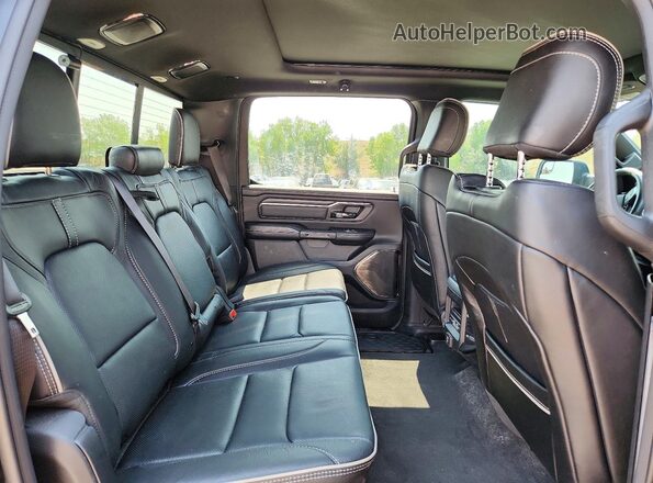 1C6SRFHT2RN131650 2024 RAM 1500 Black უკანა სავარძლების ხედი
