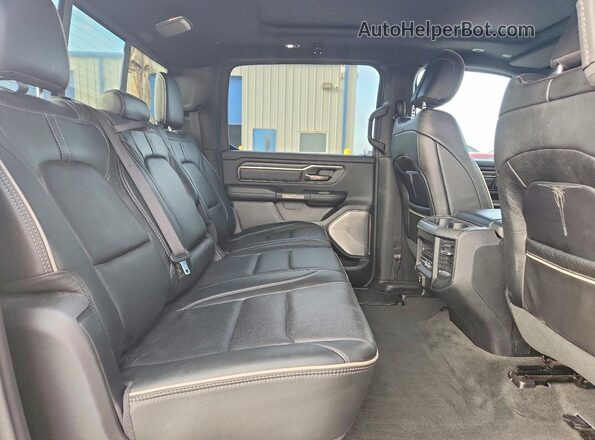 1C6SRFHT4MN619619 2021 RAM 1500 Gray Widok tylnych siedzeń