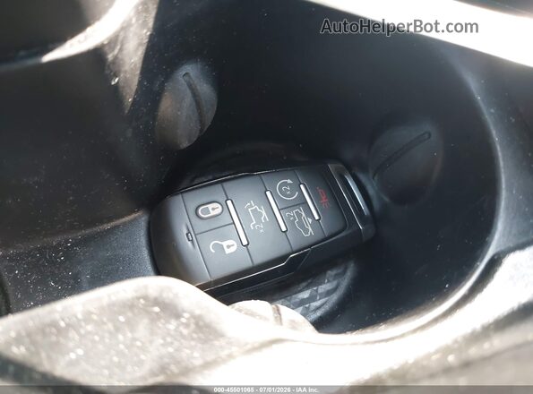 1C6SRFHT5NN360897 2022 RAM 1500 Black Dashboard view