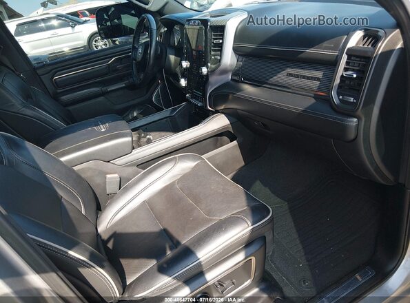 1C6SRFHT7KN506647 2019 RAM 1500 Silver Front interior view