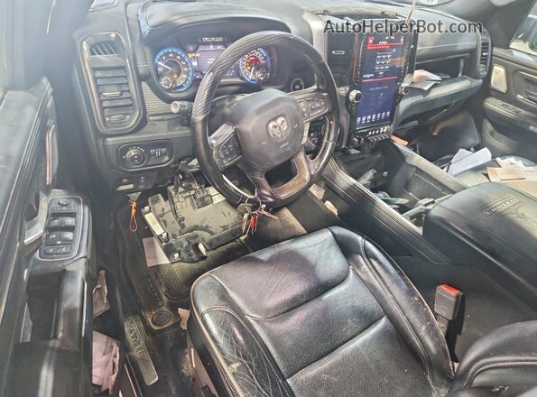 1C6SRFHT7MN564907 2021 RAM 1500 Silver Widok deski rozdzielczej