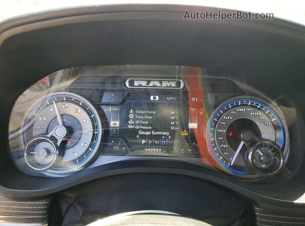1C6SRFHT8LN108638 2020 RAM 1500 Gray Widok zestawu wskaźników