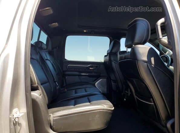 1C6SRFHT8LN108638 2020 RAM 1500 Gray Widok tylnych siedzeń