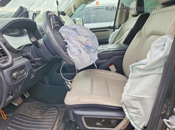 1C6SRFHT9NN117349 2022 RAM 1500 Charcoal Front interior view
