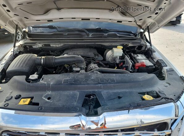 1C6SRFHTXKN673729 2019 RAM 1500 White Rear interior view