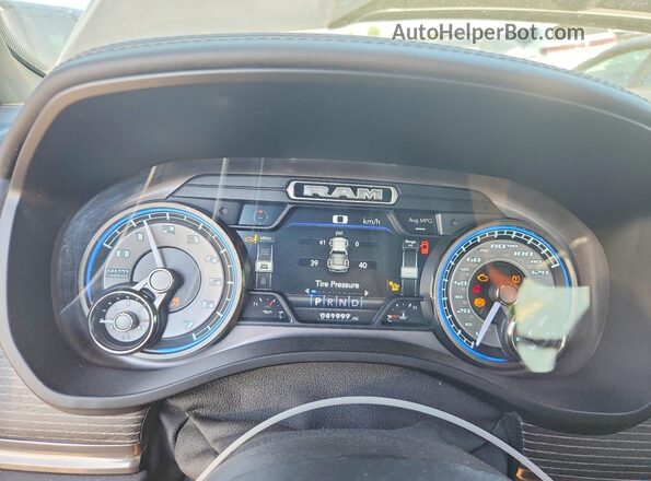 1C6SRFHTXMN834180 2021 RAM 1500 Gray Вид щитка приладів