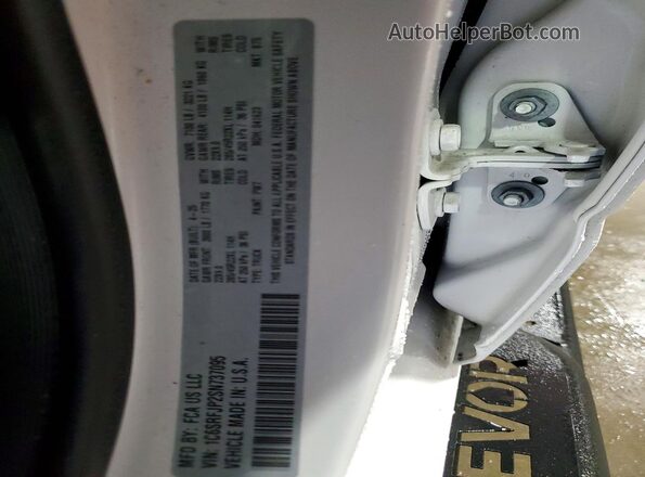 1C6SRFJP2SN737095 2025 RAM 1500 White Vista del compartimento del motor