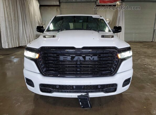 1C6SRFJP2SN737095 2025 RAM 1500 White Vista frontal