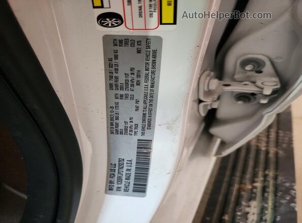 1C6SRFJP2TN293752 2026 RAM 1500 White Widok komory silnika