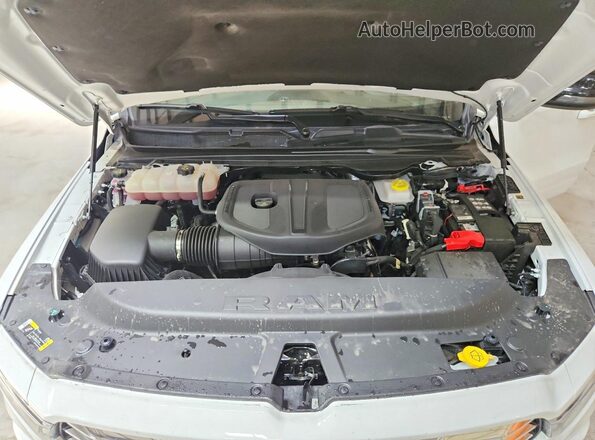 1C6SRFJP2TN293752 2026 RAM 1500 White Widok wnętrza z tyłu