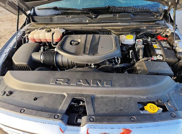1C6SRFJP3TN255513 2026 RAM 1500 Silver Vista interior trasera