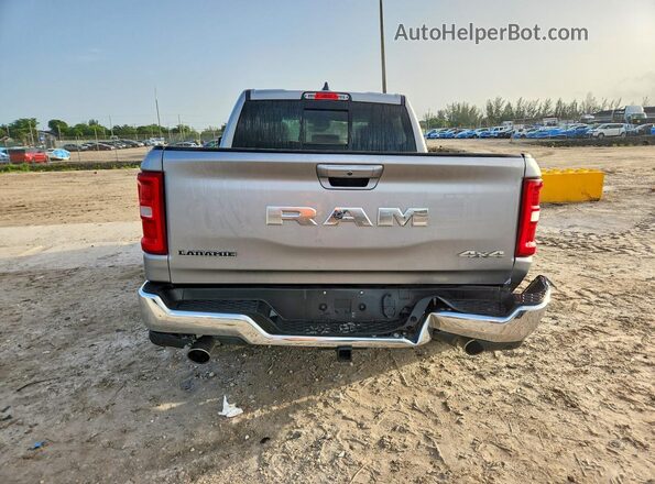 1C6SRFJP3TN255513 2026 RAM 1500 Silver Vista trasera