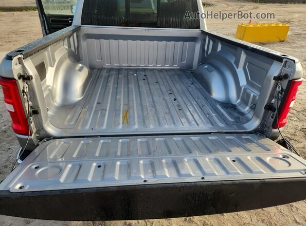 1C6SRFJP3TN255513 2026 RAM 1500 Silver 