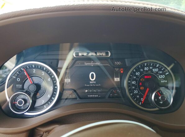 1C6SRFJT1LN207537 2020 RAM 1500 Black Instrument cluster view