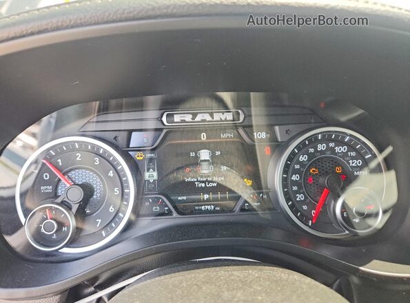 1C6SRFJT2TN266774 2026 RAM 1500 White Instrument cluster view