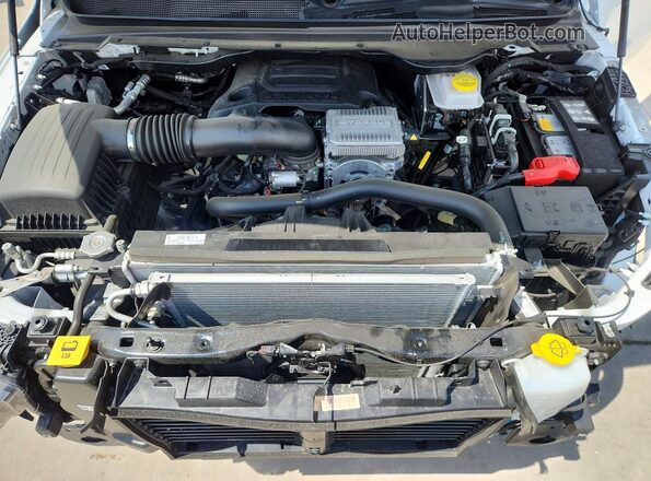 1C6SRFJT2TN266774 2026 RAM 1500 White Rear interior view
