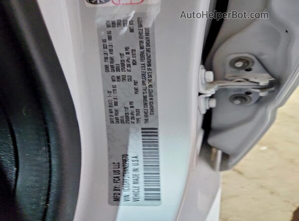 1C6SRFJT6NN229570 2022 RAM 1500 White Widok komory silnika