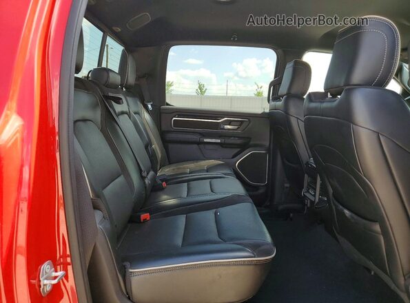 1C6SRFJT7KN874675 2019 RAM 1500 Red Vista de los asientos traseros